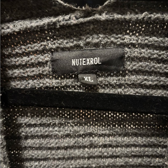 Cozy Gray Cable Knit Cardigan - Picture 2 of 2